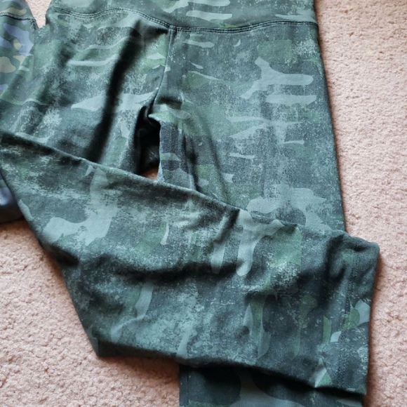 Camo Leggings Lot - Picture 3 of 8